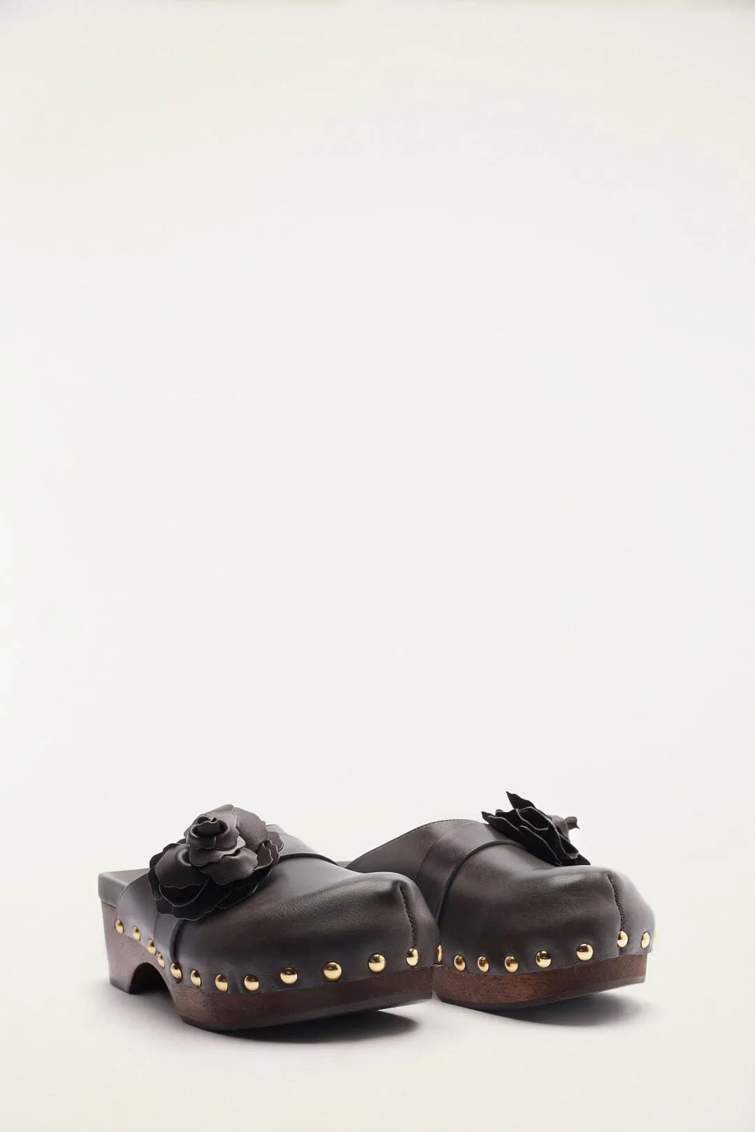 Dark Brown Flower Clog sold by FARM Rio product image thumbnail 2