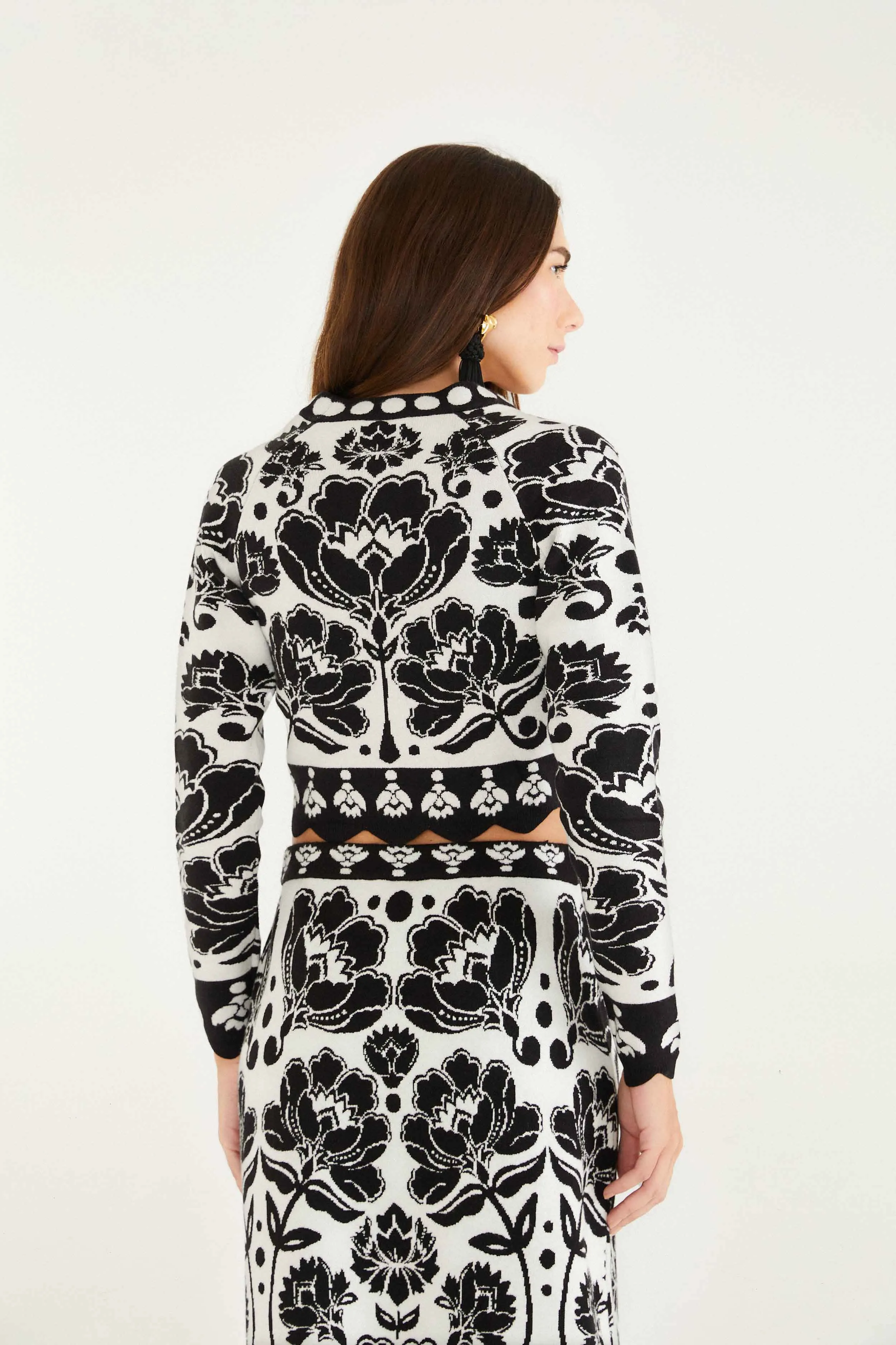 Black & White Floral Arabesque Knit Top sold by FARM Rio product image thumbnail 4