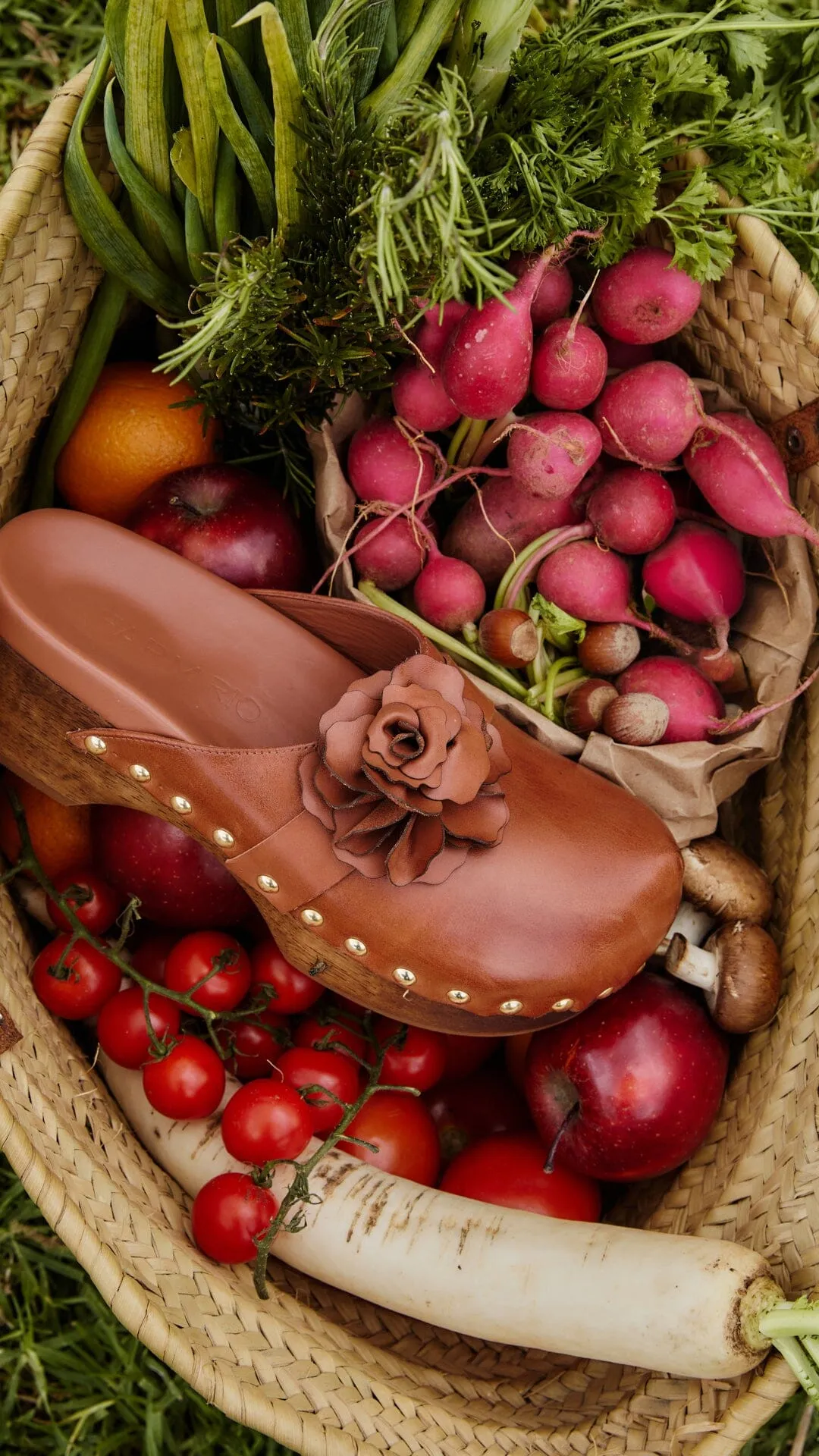 Brown Flower Clog sold by FARM Rio product image thumbnail 2