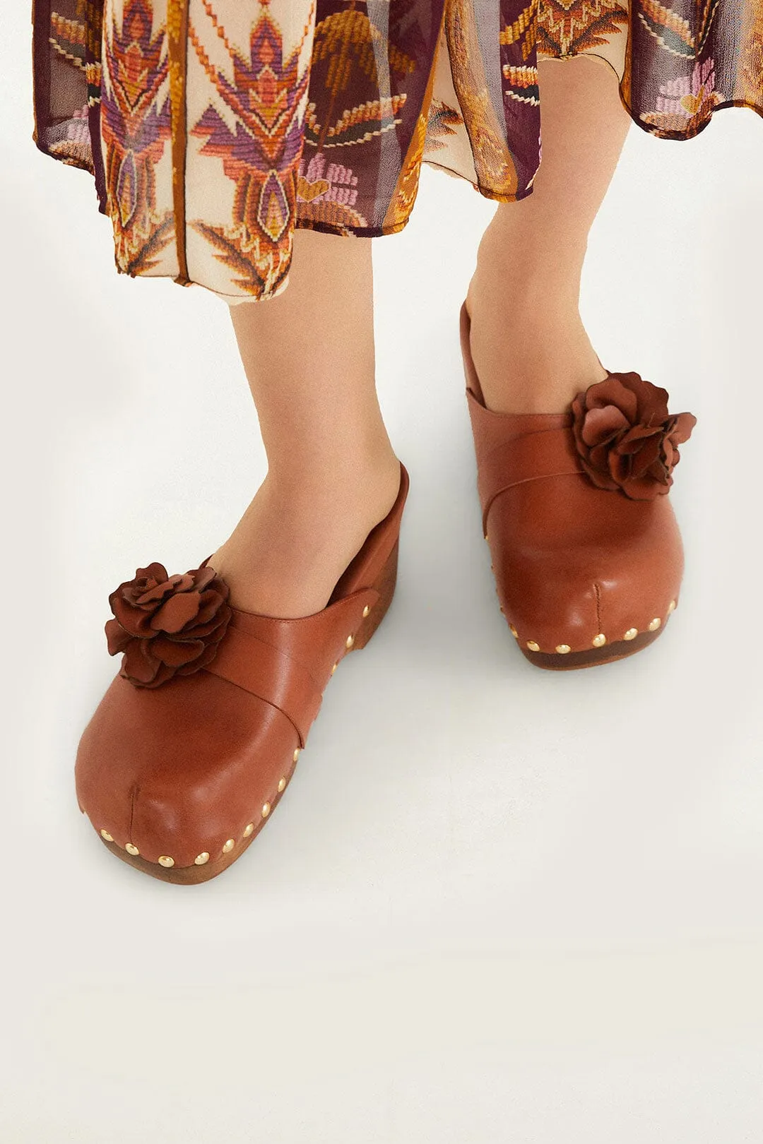 Brown Flower Clog sold by FARM Rio product image thumbnail 4
