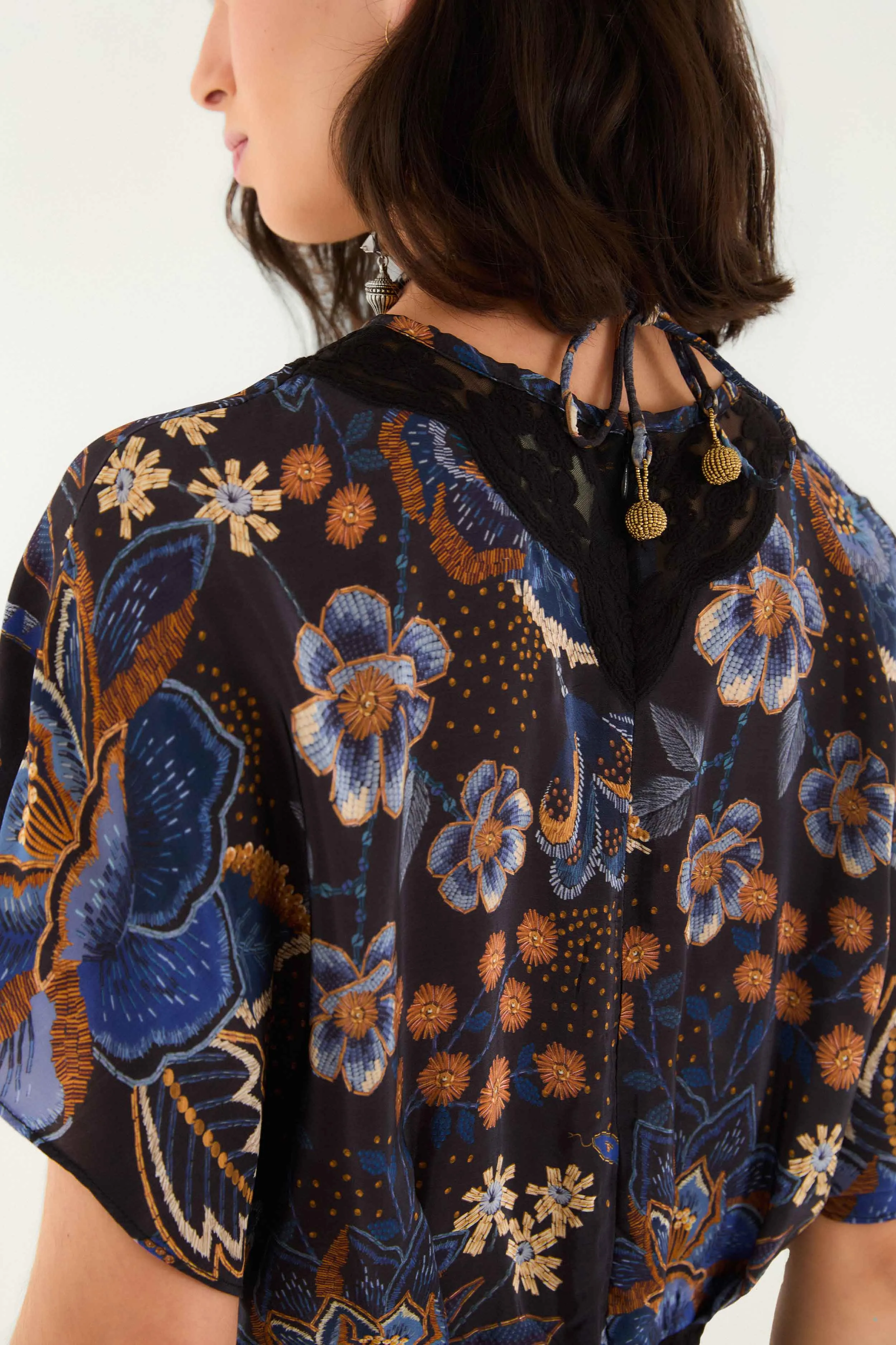 Black Snakes Bouquet Blouse sold by FARM Rio product image thumbnail 5