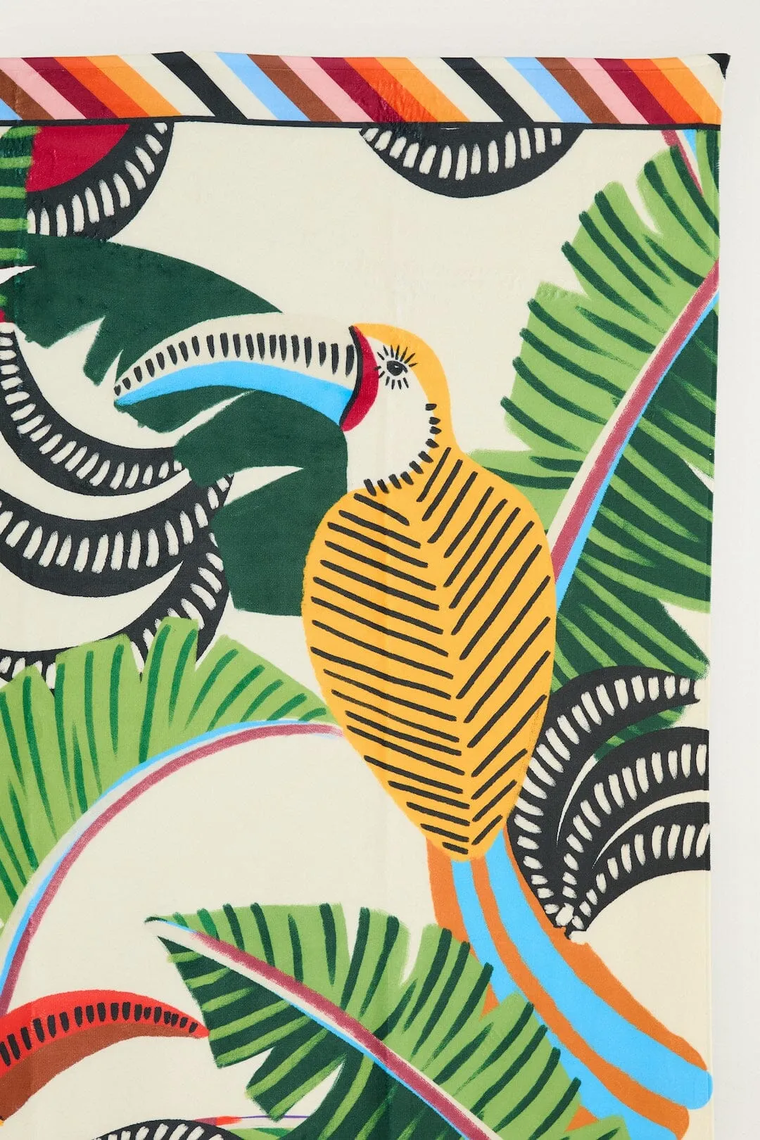 Toucan With Foliage Towel sold by FARM Rio product image thumbnail 3
