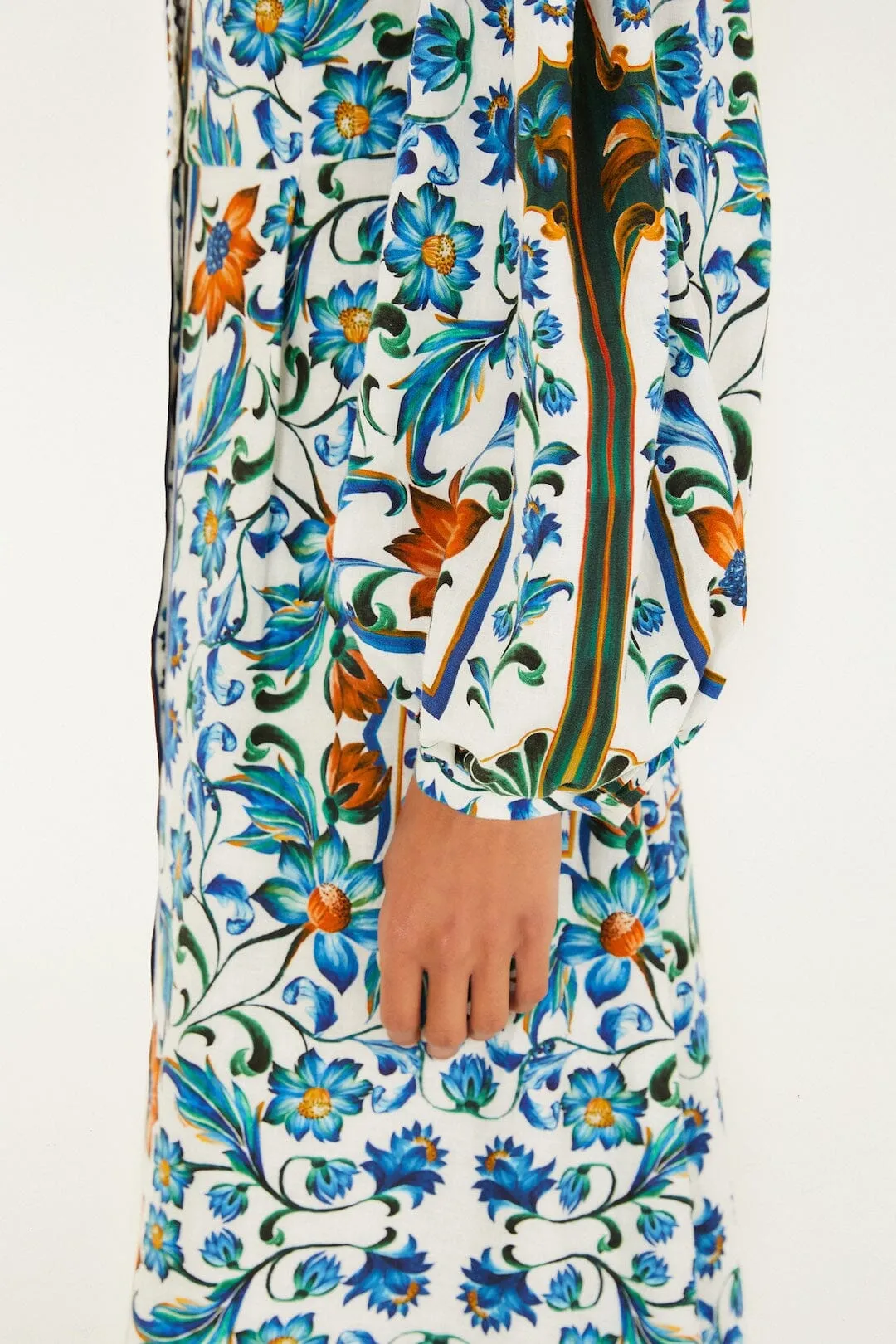Off-White Flora Tile Lenzing Ecovero Euroflax Maxi Dress sold by FARM Rio product image thumbnail 4