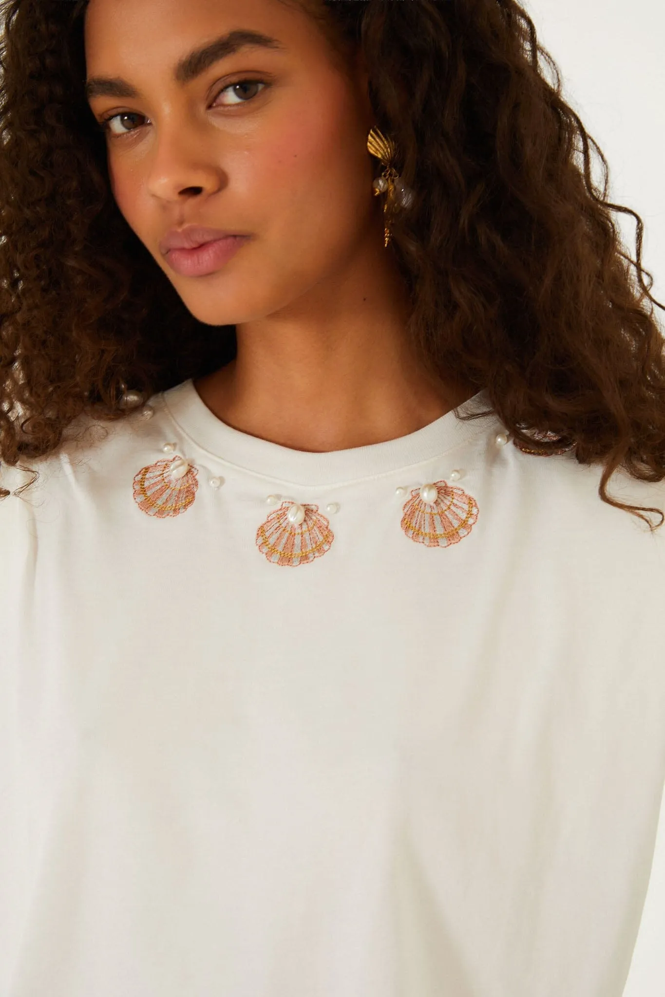 Off-White Seashell Embroidery Padded Shoulders T-Shirt sold by FARM Rio product image thumbnail 4