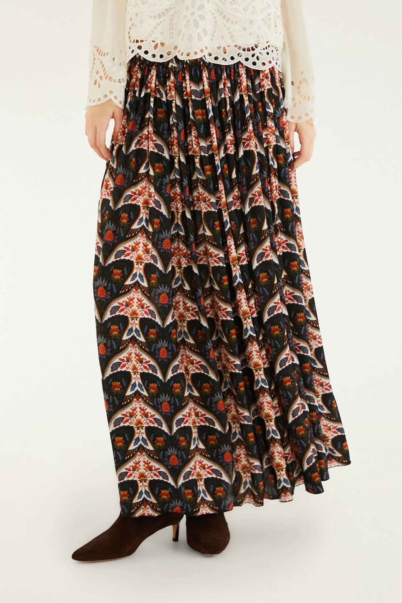 Black Porcelain Birds Pleats Maxi Skirt sold by FARM Rio product image thumbnail 2