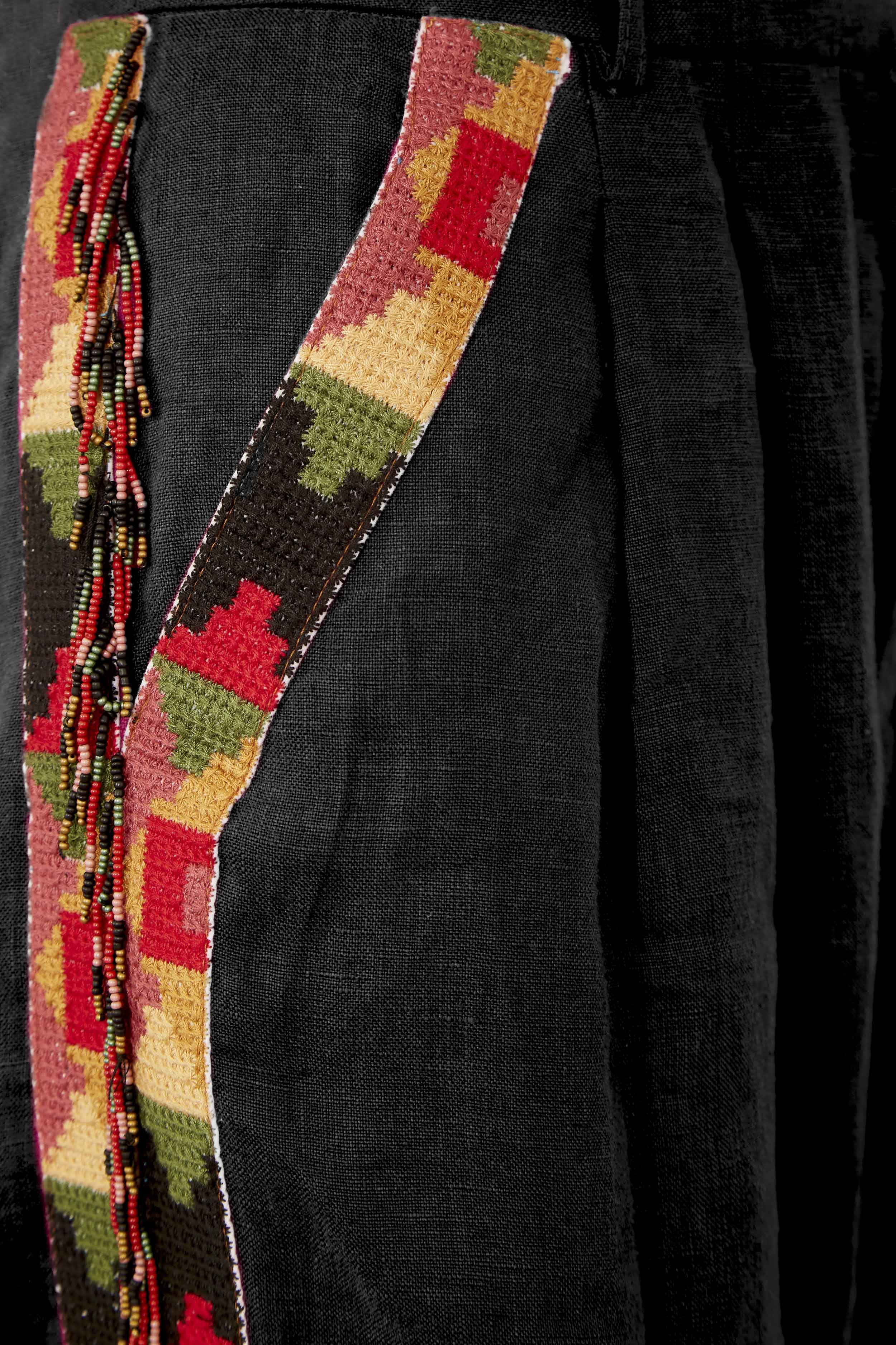 Black Carrot Pants sold by FARM Rio product image thumbnail 3