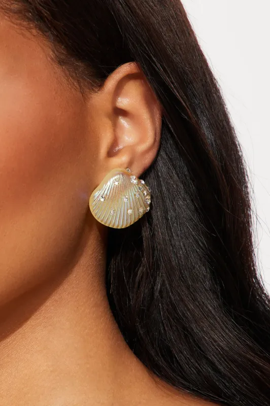 Super Trop I Cal I Fiji Istic Stud Earrings - White sold by Fashion Nova