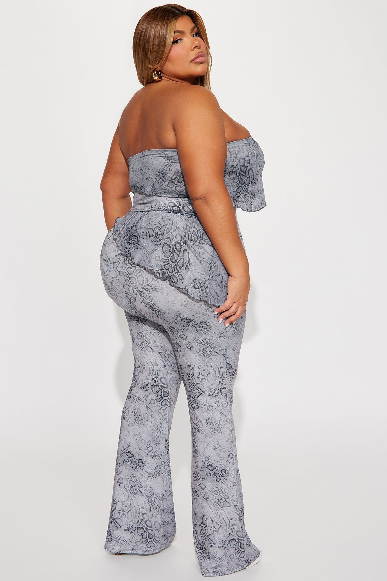 True Moment Mesh Pant Set - Grey sold by Fashion Nova product image thumbnail 6