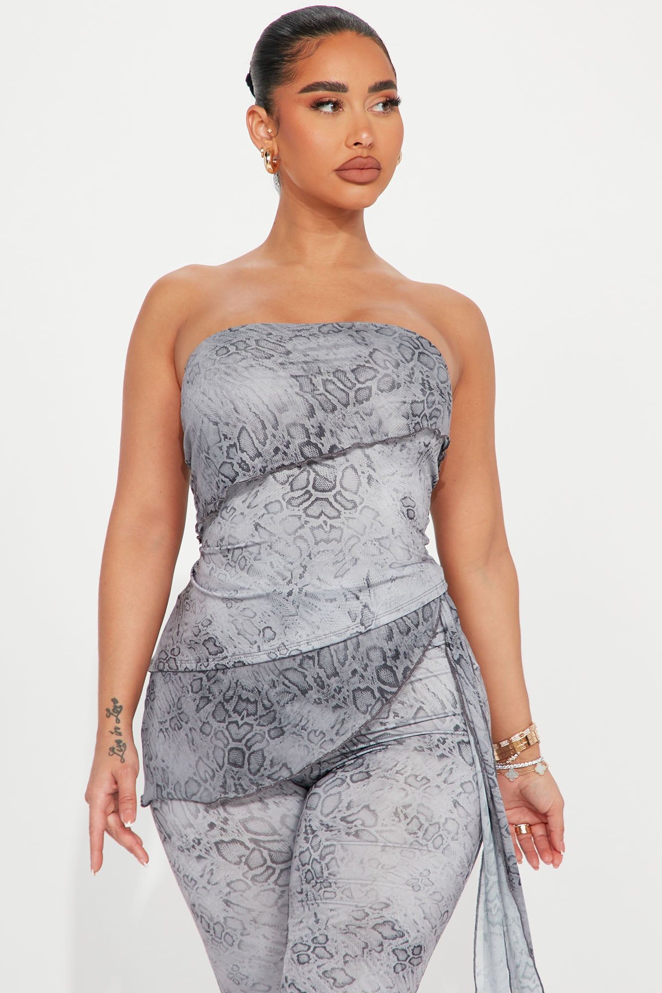 True Moment Mesh Pant Set - Grey sold by Fashion Nova product image thumbnail 2