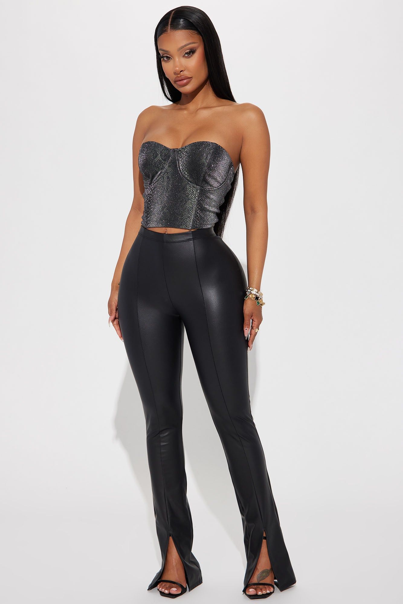 Bottoms Up Split Hem Legging - Black sold by Fashion Nova