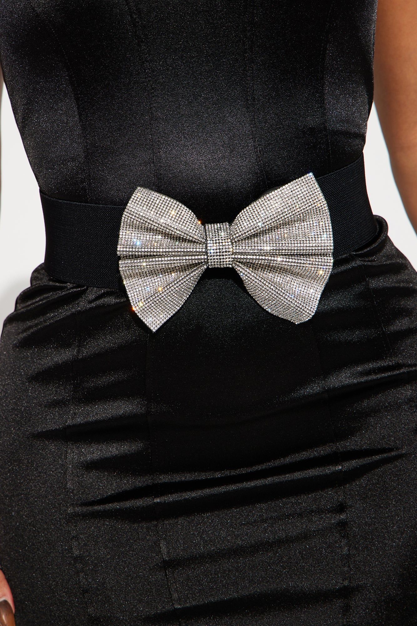 Put A Bow On It Belt - Black/Silver sold by Fashion Nova