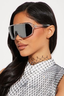 Out For A Ride Sunglasses - Clear/Silver made by Fashion Nova