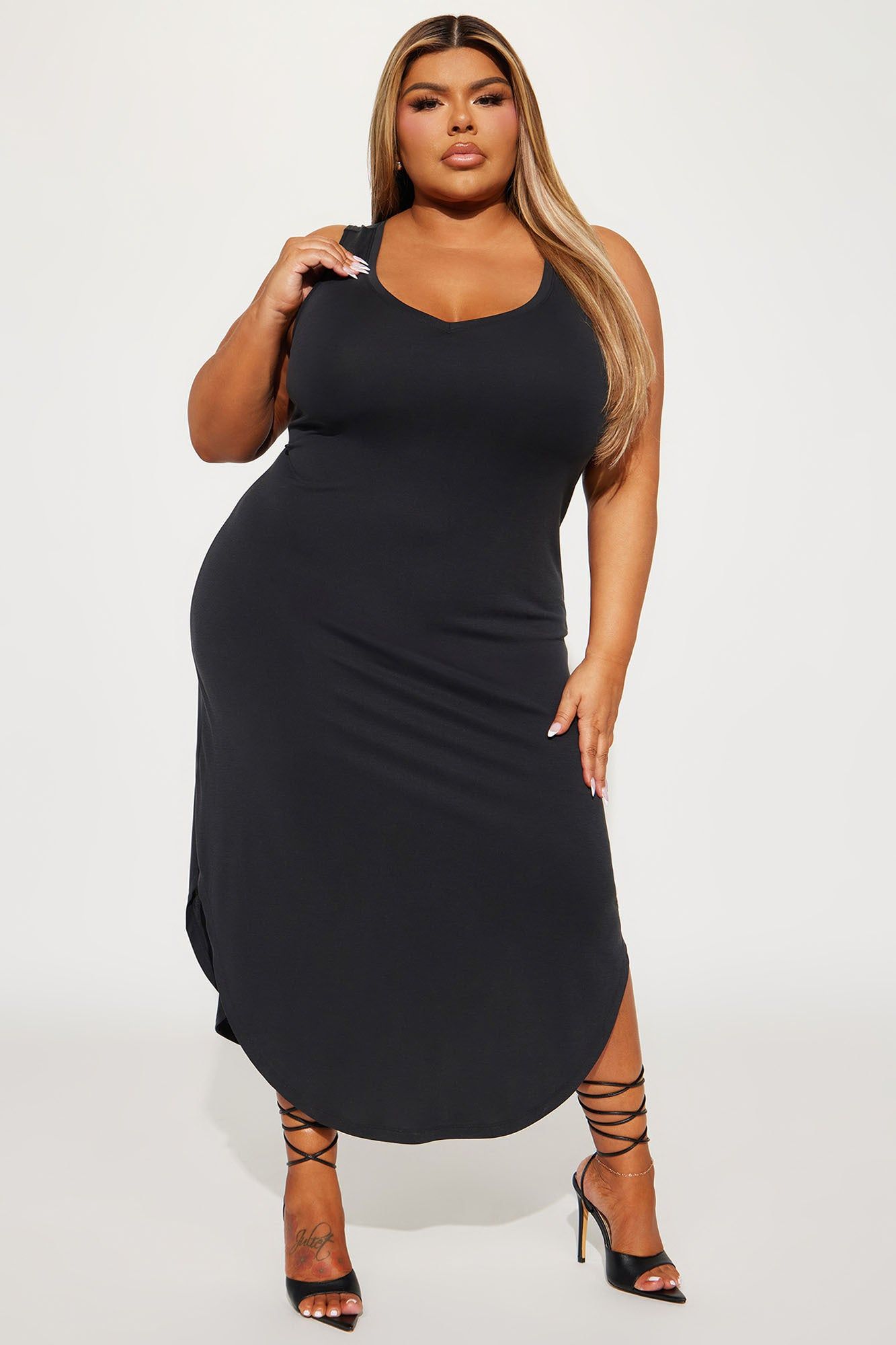 Aria Maxi Dress - Black sold by Fashion Nova product image thumbnail 4