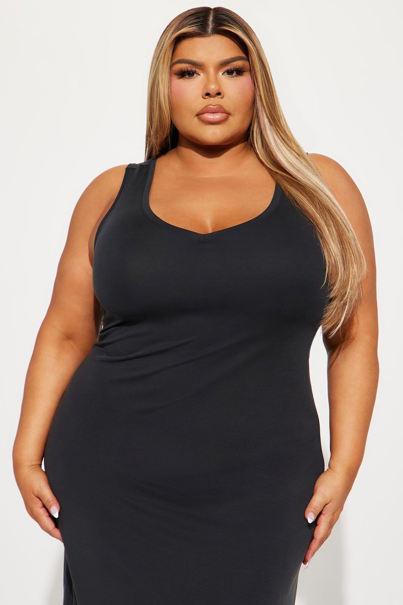 Aria Maxi Dress - Black sold by Fashion Nova product image thumbnail 5