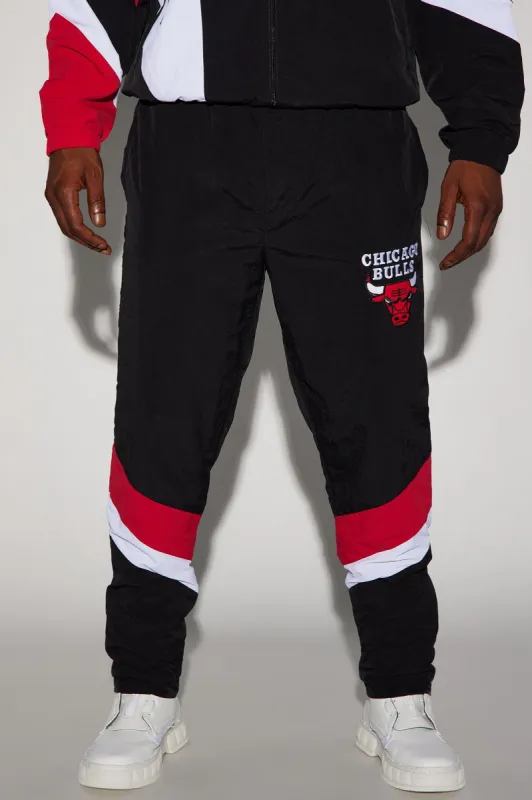Bulls Hood Star Pants - Black/Red made by Fashion Nova