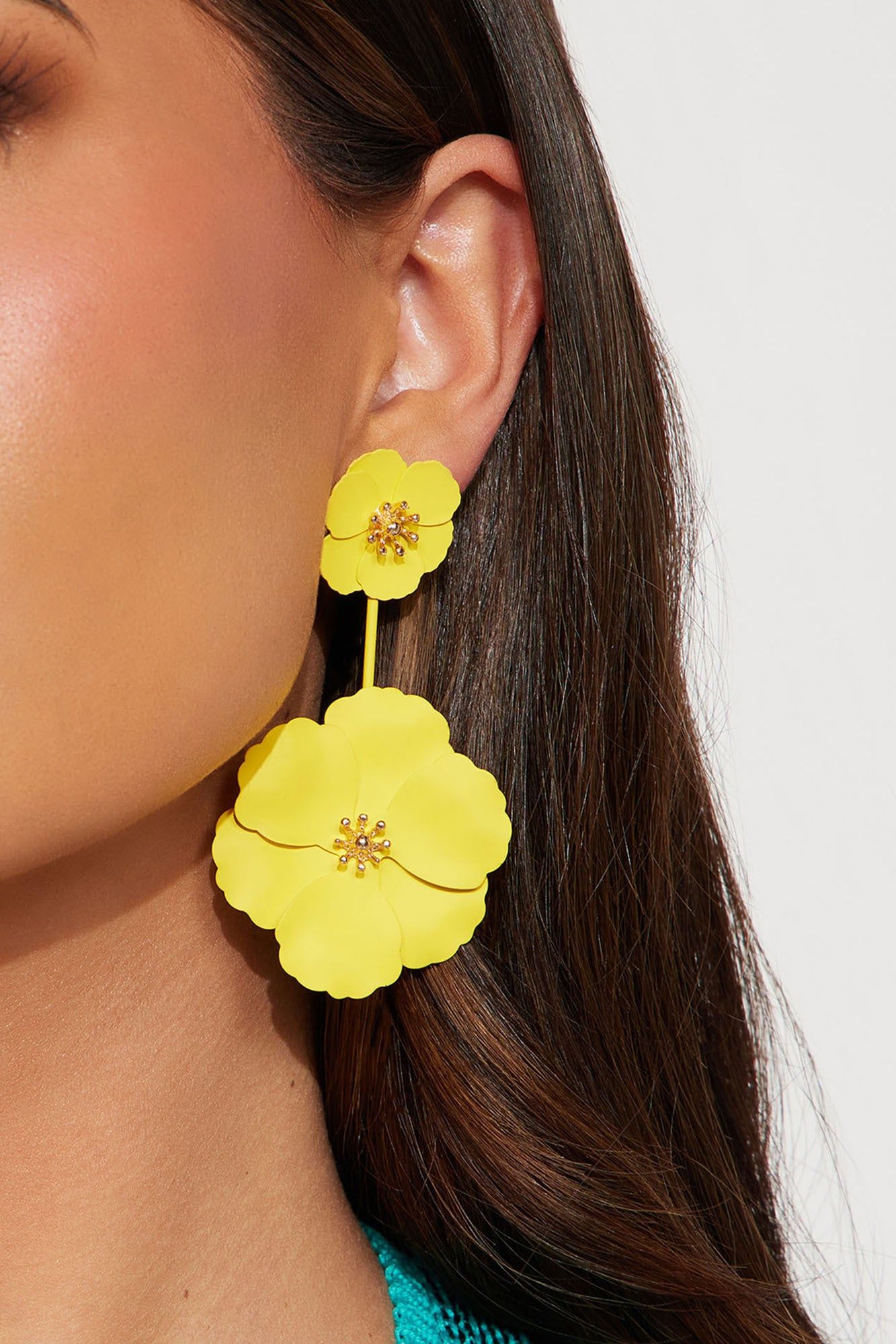 Sunshine And Flowers Earrings - Yellow sold by Fashion Nova