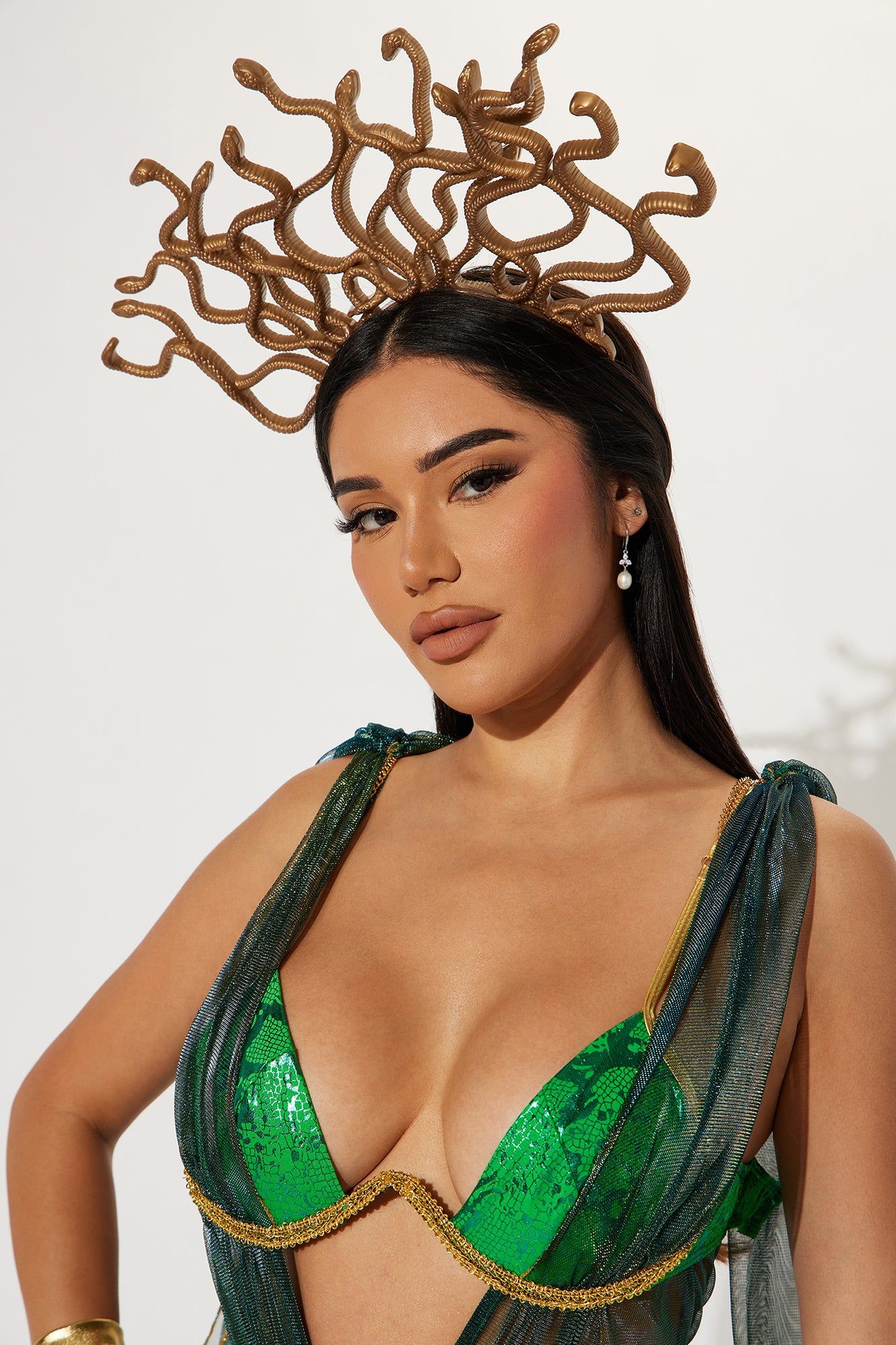 Serpent Queen 3 Piece Costume Set - Green/combo sold by Fashion Nova product image thumbnail 4