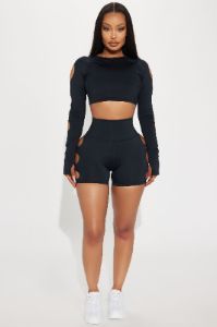 Running In Circles Elevate Active Top - Black sold by Fashion Nova
