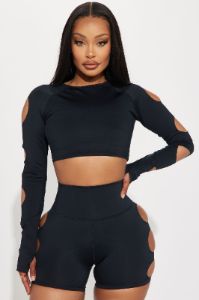 Running In Circles Elevate Active Top - Black sold by Fashion Nova