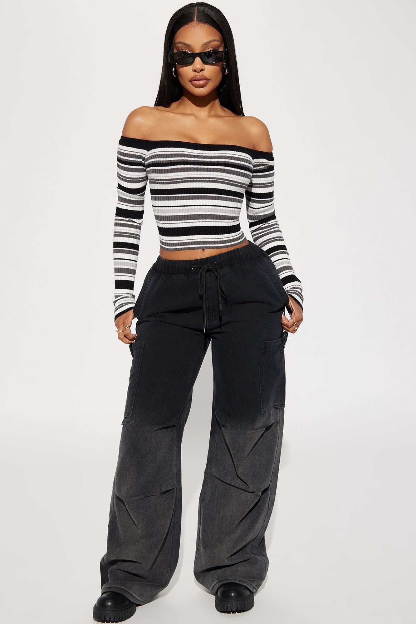 Too Distant Ombre Wide Leg Pant - Black sold by Fashion Nova