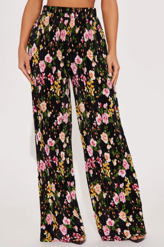 Floral Babe Printed Plisse Pant - Black/combo sold by Fashion Nova