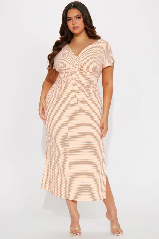 Megan Twist Front Maxi Dress - Orange/combo made by Fashion Nova