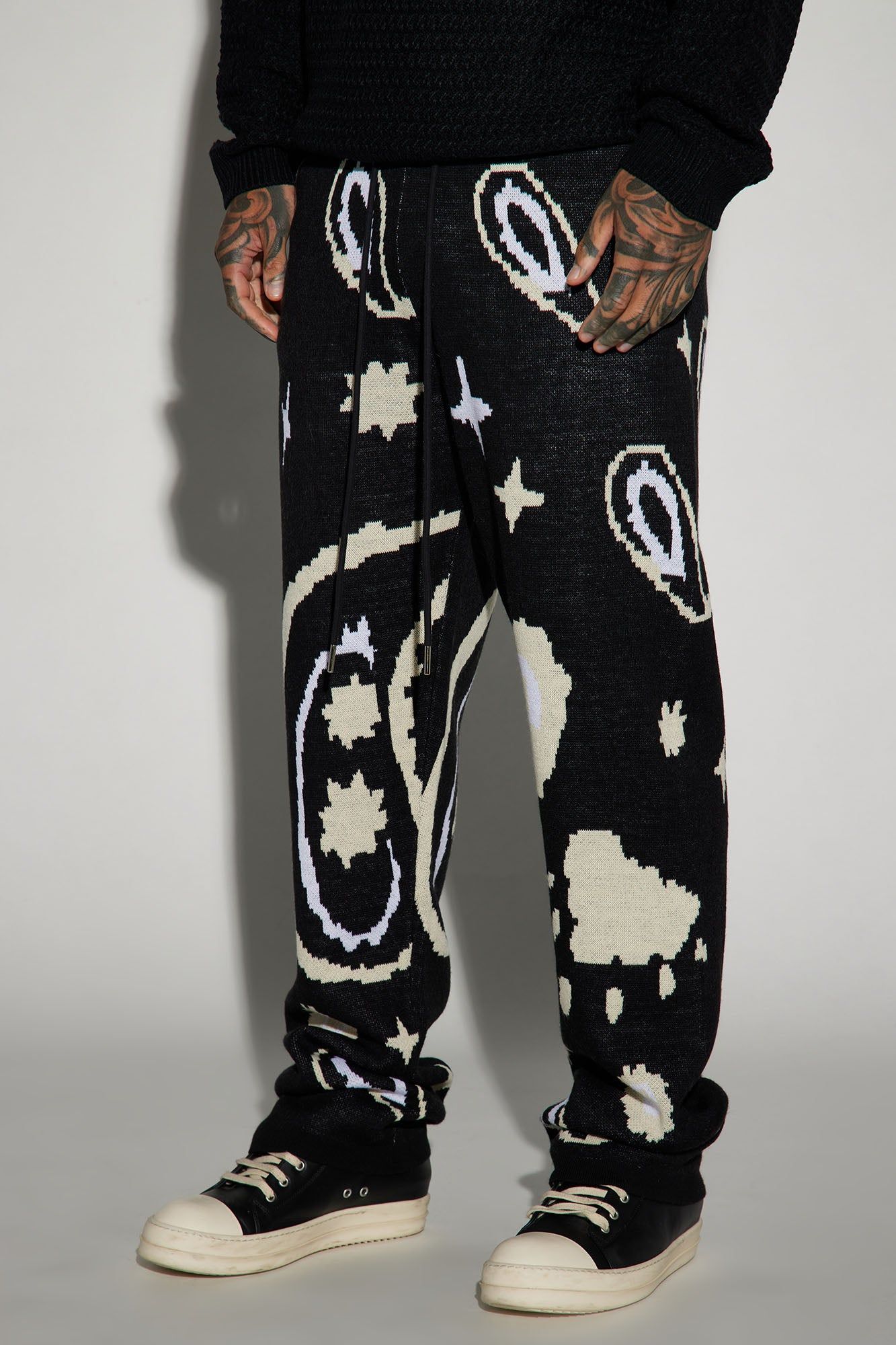 【BLACK】Paisley baggy pants Solid Black Paisley Pants – RCNSTRCT studio