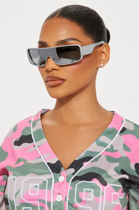 I'll Be Going Hard Sunglasses - Silver sold by Fashion Nova