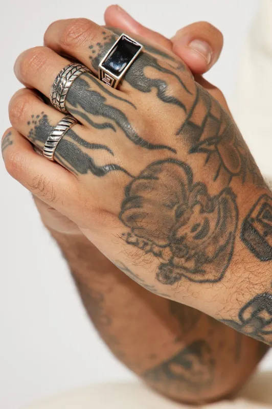 Still Be Friends Ring Set - Silver made by Fashion Nova