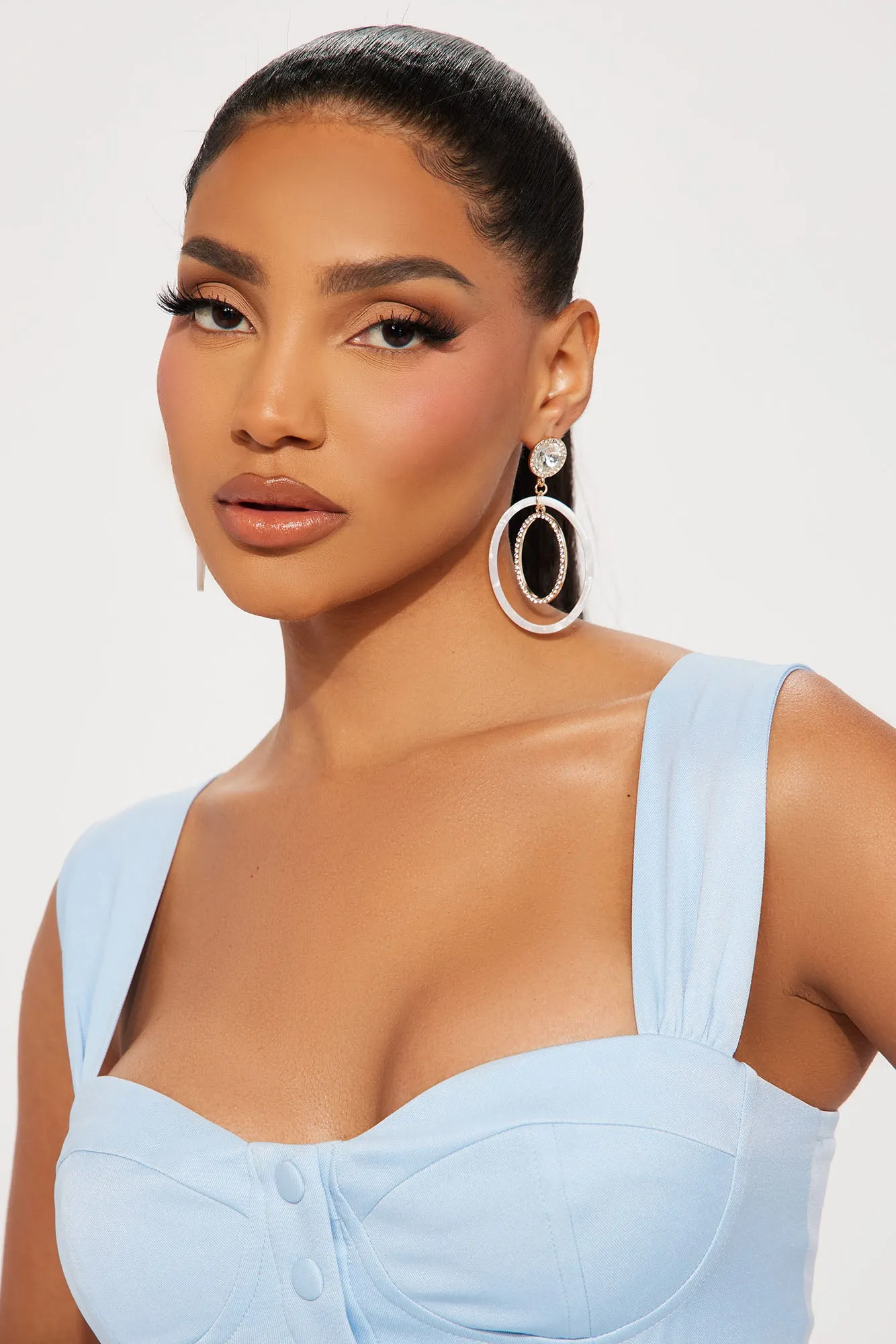 Evening Dinner Earrings - White/Gold sold by Fashion Nova product image thumbnail 2