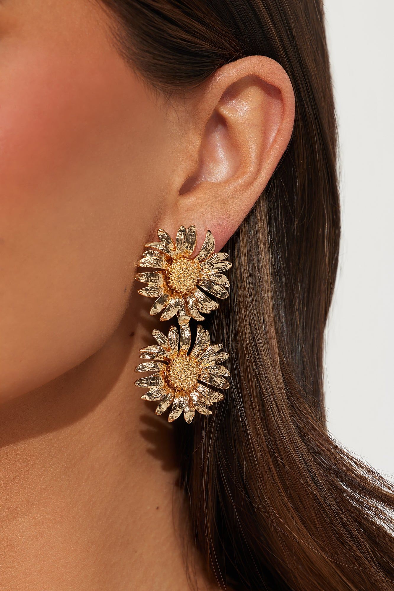 Chase Dreams And Sunflowers Earrings - Gold sold by Fashion Nova