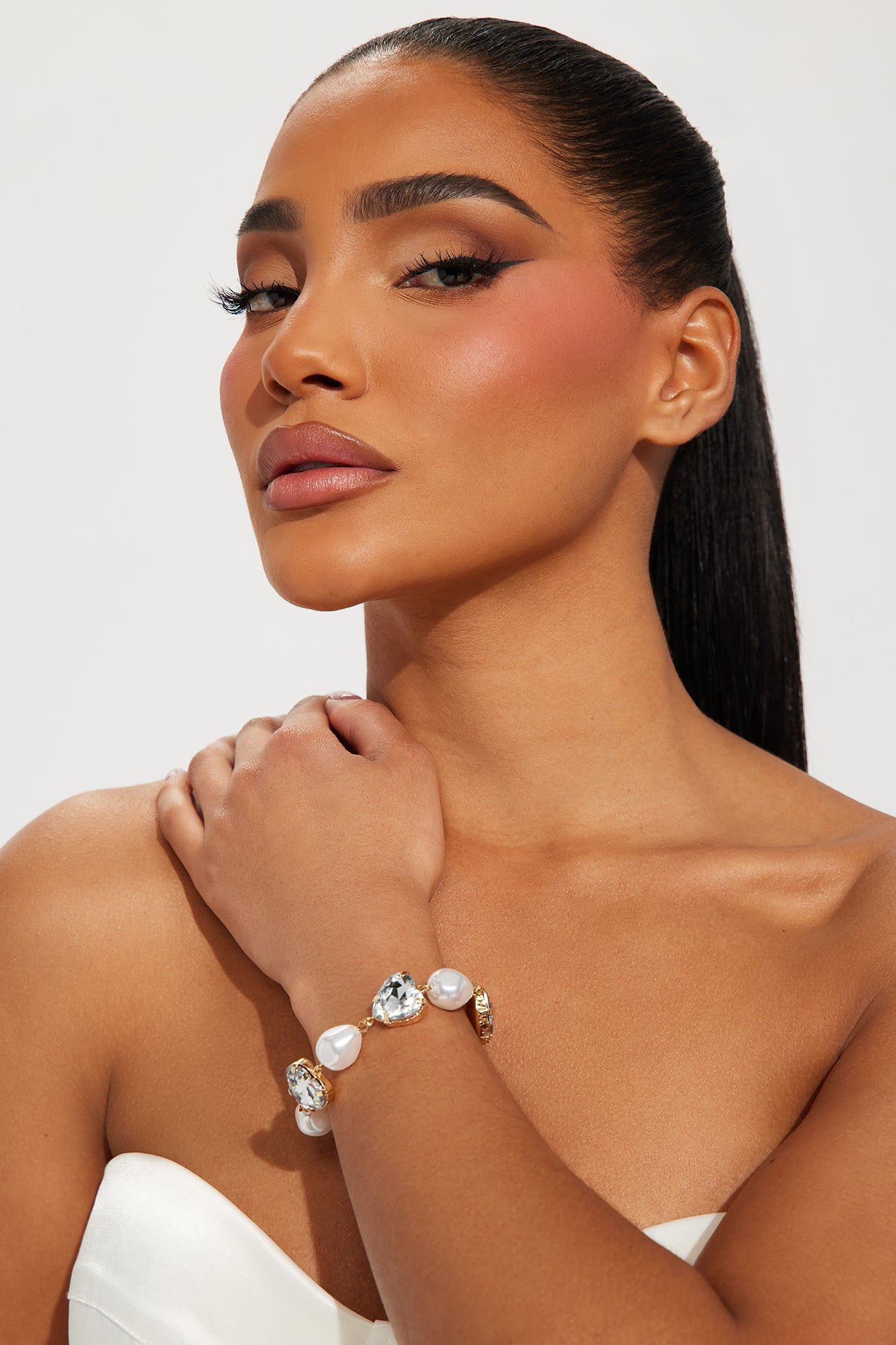 Illuminate My Heart Bracelet - Gold sold by Fashion Nova product image thumbnail 3