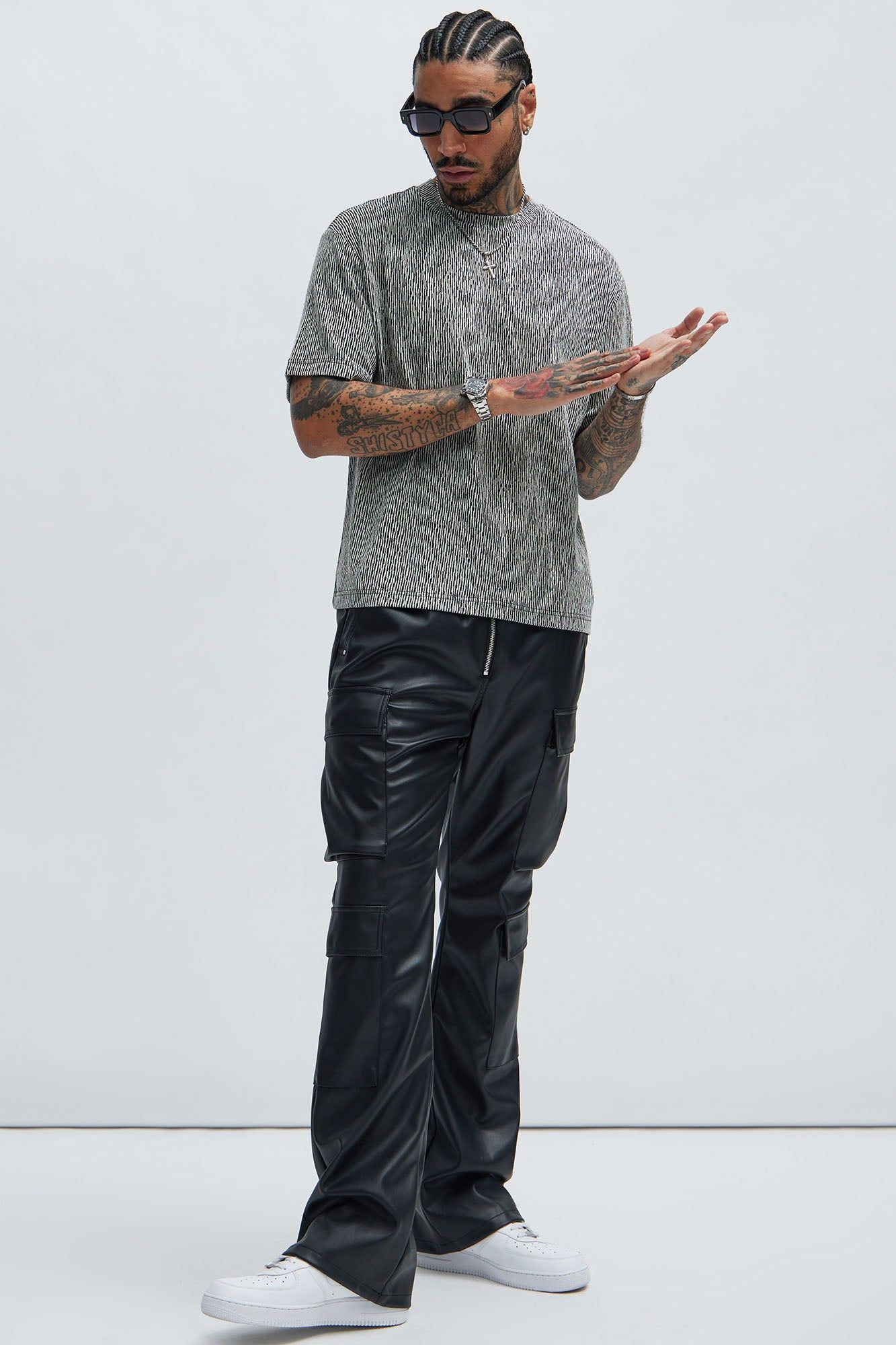 Leon Relaxed Textured Tee - Black/combo sold by Fashion Nova product image thumbnail 2