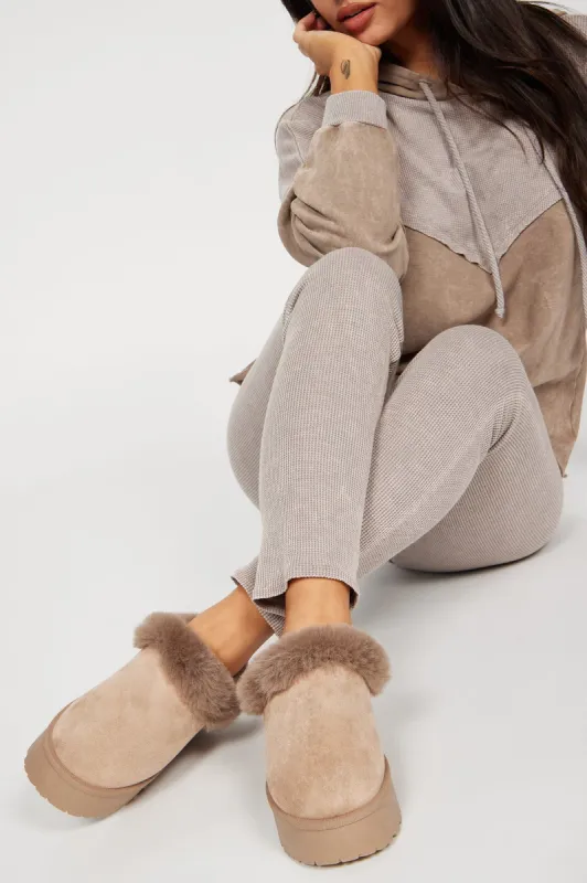 Day In The Life Slippers - Taupe sold by Fashion Nova