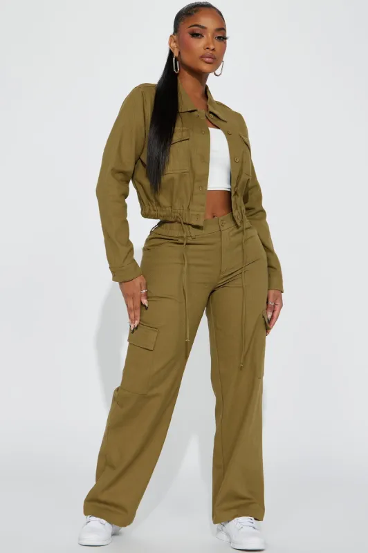 On Auto Pilot Cargo Pant Set - Olive sold by Fashion Nova