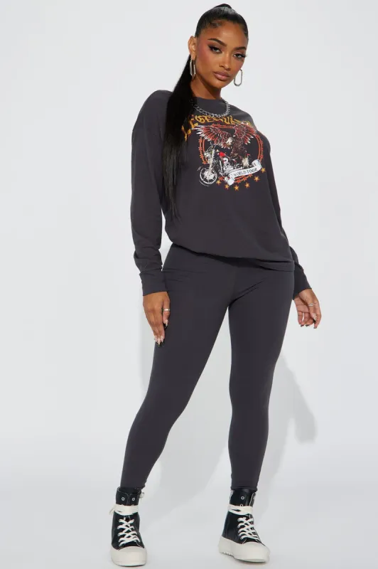 Legendary World Tour Legging Set - Charcoal sold by Fashion Nova