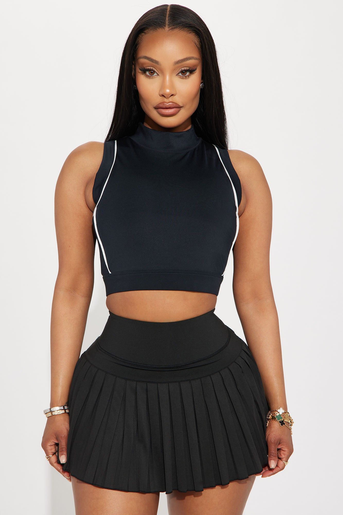 Out The Lines Elevate Active Top - Black sold by Fashion Nova