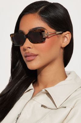 Never Been Better Sunglasses - Tortoise sold by Fashion Nova