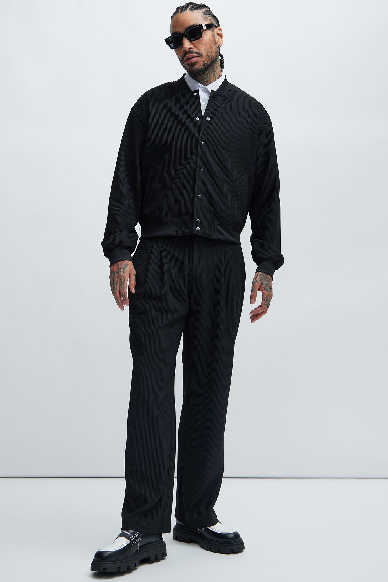 Show Up Pleated Loose Trouser Pants - Black sold by Fashion Nova product image thumbnail 2