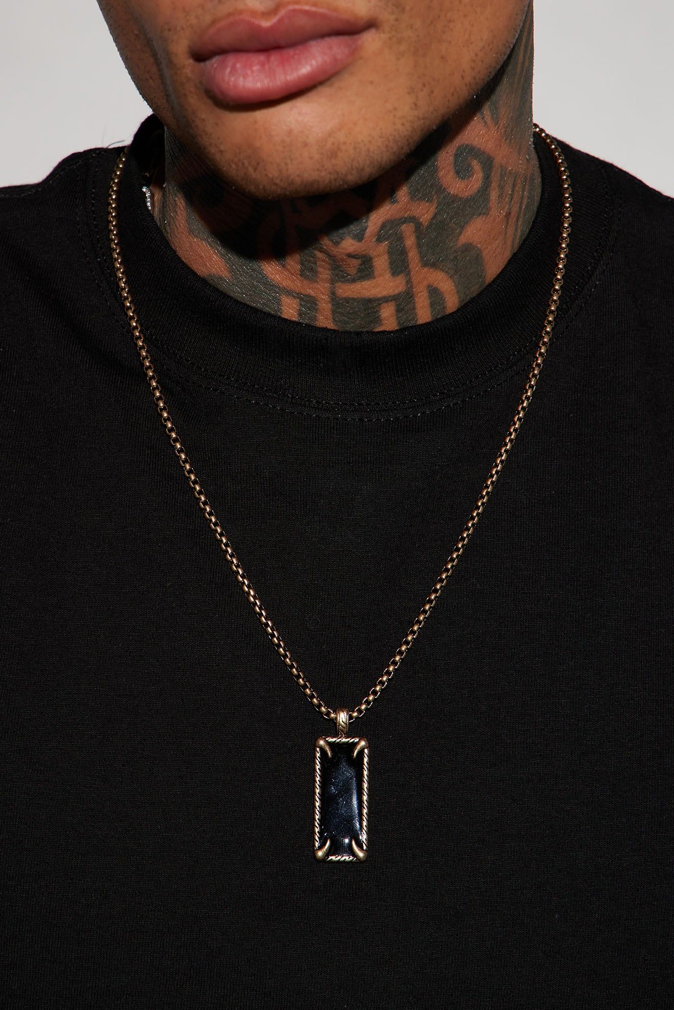 Geo Pendant Chain Necklace - Black/Gold sold by Fashion Nova