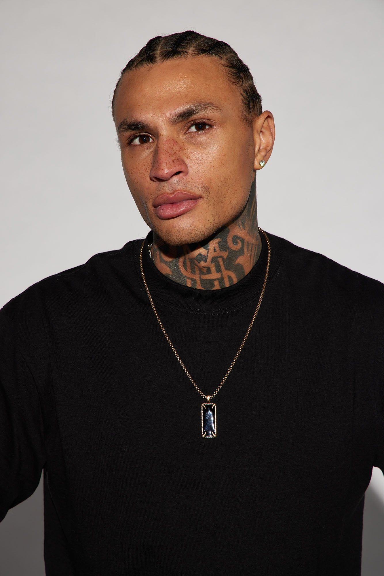 Geo Pendant Chain Necklace - Black/Gold sold by Fashion Nova product image thumbnail 2