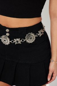 Forever Floral Chain Belt - Silver/Black sold by Fashion Nova