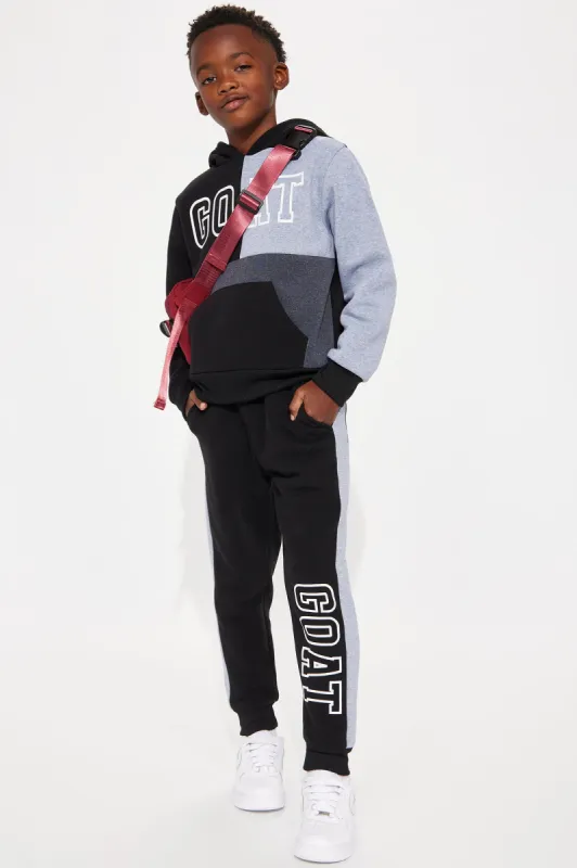 Mini Goat Colorblock Fleece Pant Set - Black sold by Fashion Nova