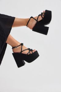 Girls Trip Platform Heels - Black sold by Fashion Nova