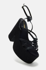 Girls Trip Platform Heels - Black sold by Fashion Nova