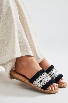 Escape To Paradise Sandals - Black/combo sold by Fashion Nova