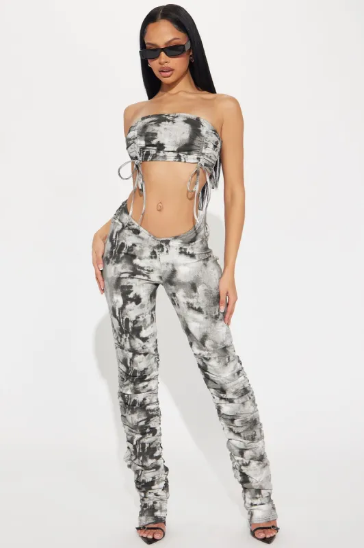 An Icon Pant Set - Grey/combo sold by Fashion Nova