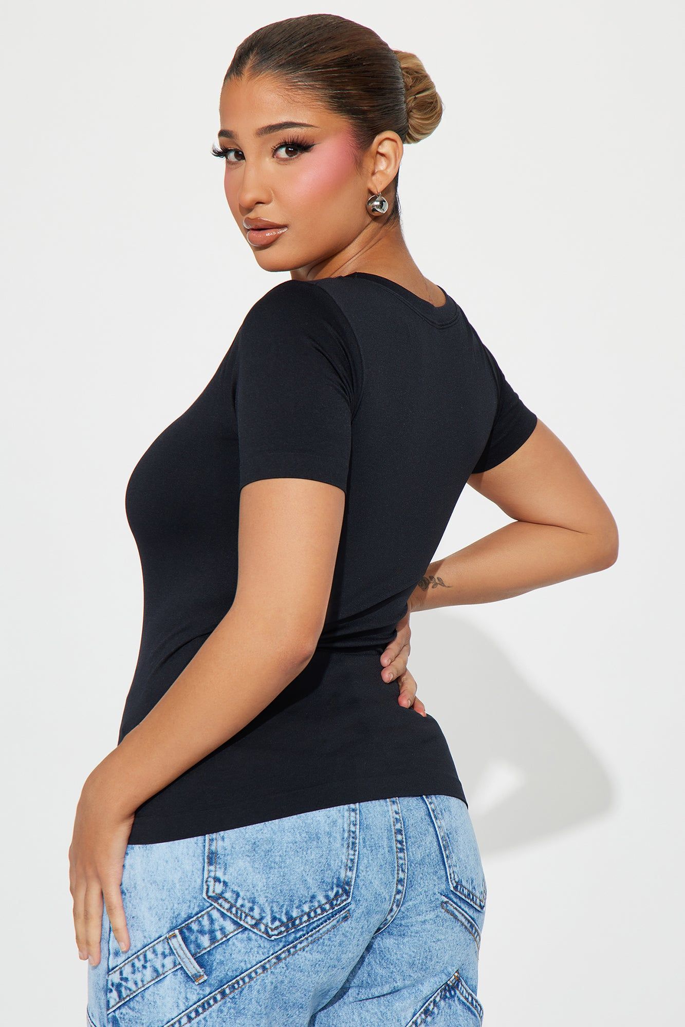 Mila Seamless Tee - Black sold by Fashion Nova product image thumbnail 3