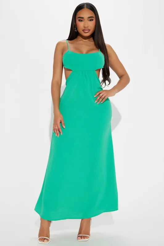 Fiona Flowy Maxi Dress - Kelly Green sold by Fashion Nova
