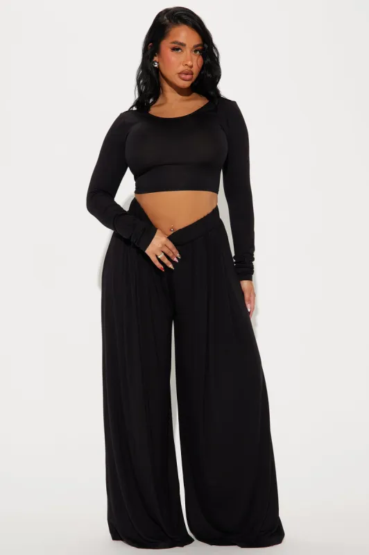 Robyn Pant Set - Black sold by Fashion Nova